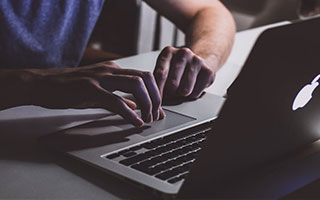 九游体育官网入口-阿莱格里或将接任巴萨新帅，球迷期待斩获冠军，巴萨阿莱纳