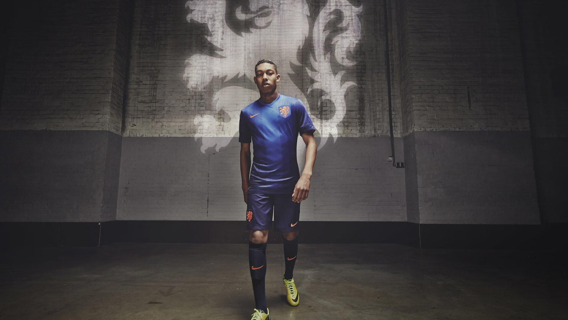 电竞产业融合虚拟现实，带来沉浸式体验，电竞产业现状