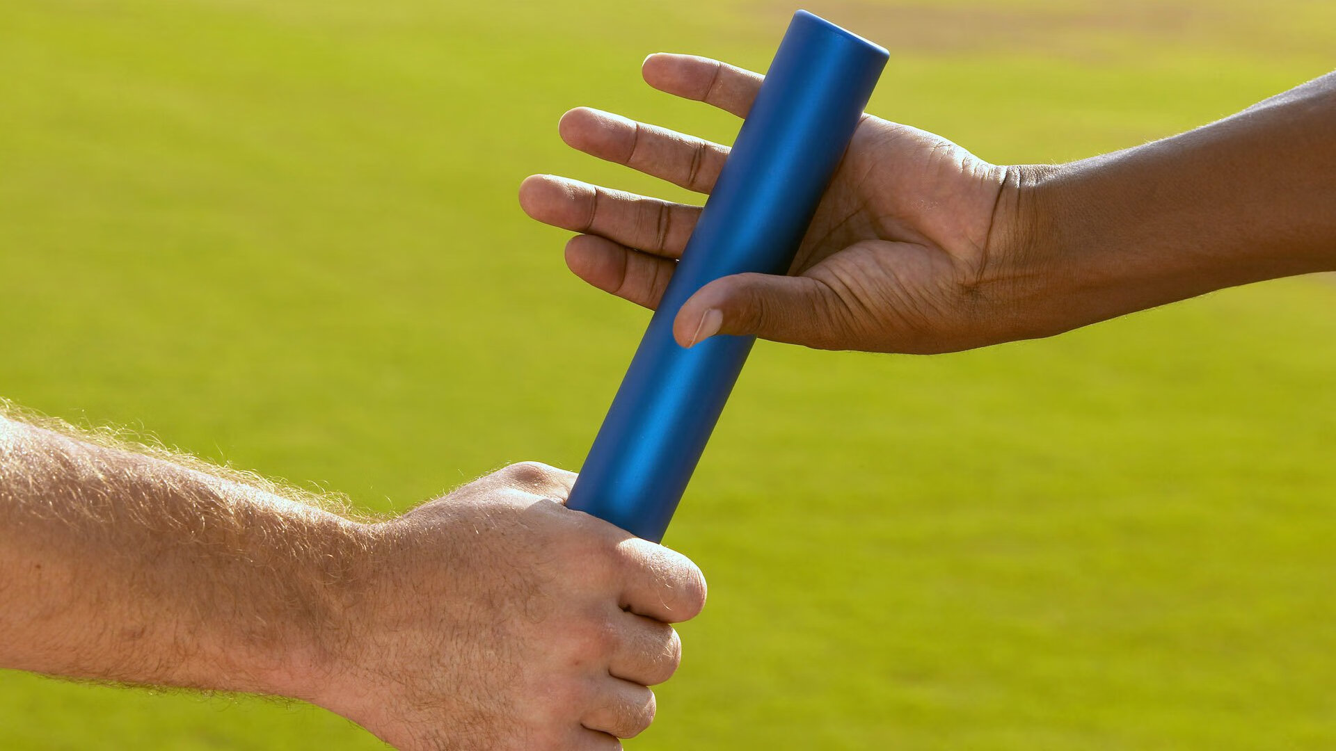 青少年足球训练基地全面升级,配备先进的设施设备,全国青少年足球培训基地